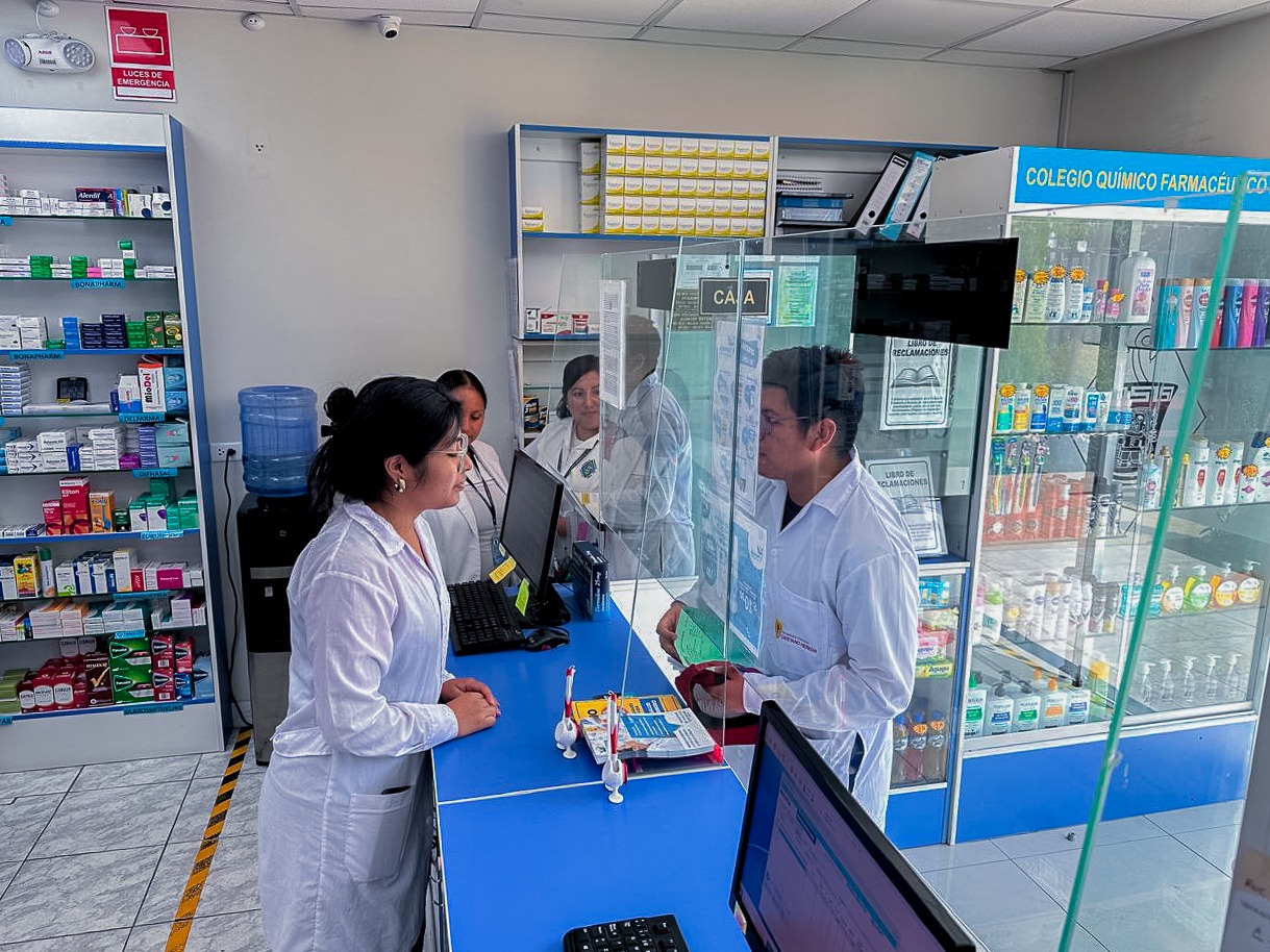 Estudiantes De La Carrera De Farmacia Y Bioqu Mica Visitaron El Colegio